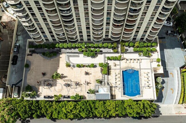 Building Photo - 1717 Ala Wai Blvd