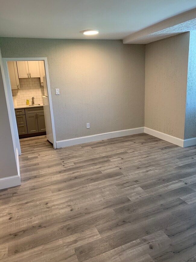 Kitchen - 1011 Arlington Blvd