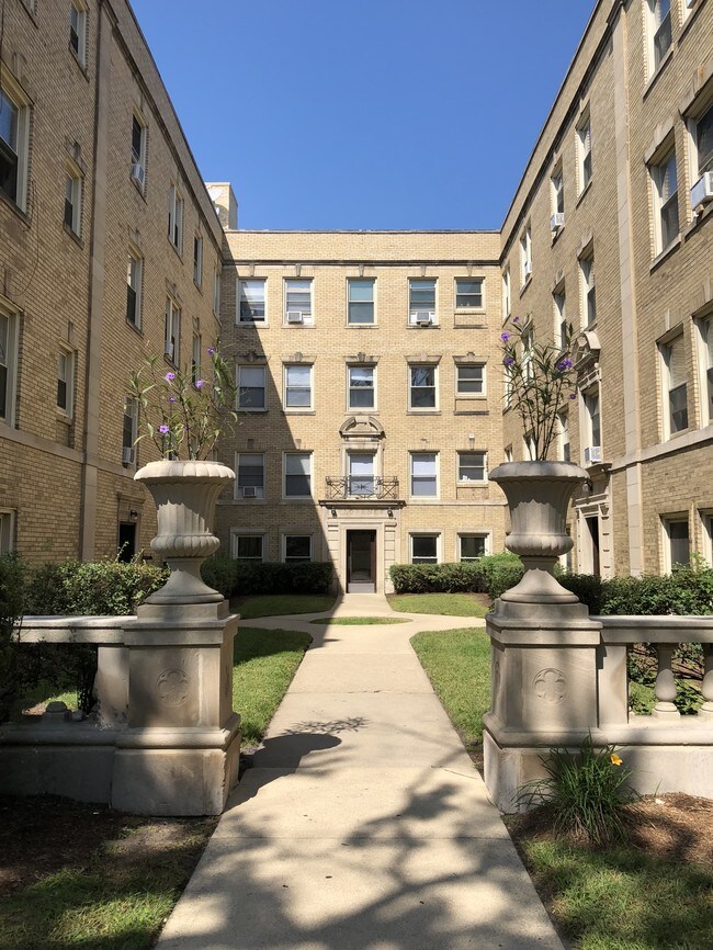 West Rogers Park Chicago, IL Apartment Finder