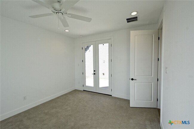 Building Photo - 421 Constance Dr