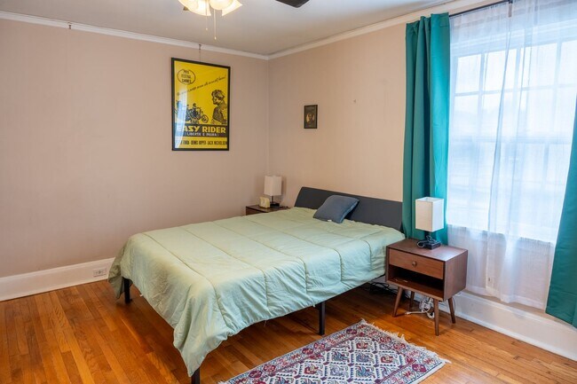 Building Photo - SHADYSIDE RENTAL