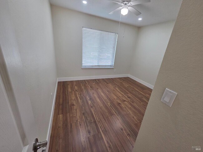 Building Photo - 616 Placer Ln