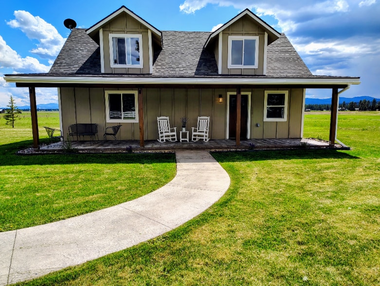 Building Photo - 1078 K M Ranch Rd