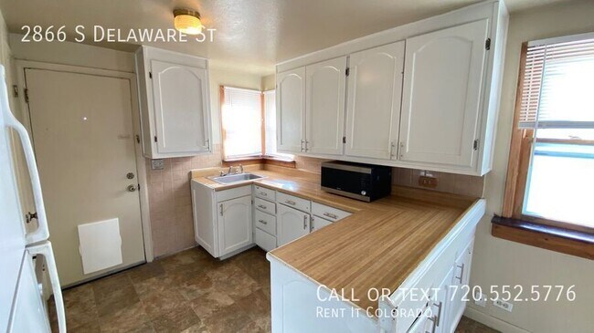 Building Photo - 2866 S Delaware St