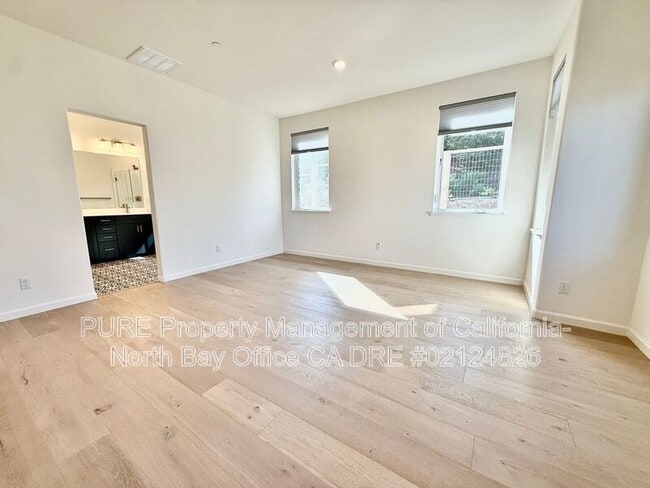 Building Photo - 6 Jasper Ct