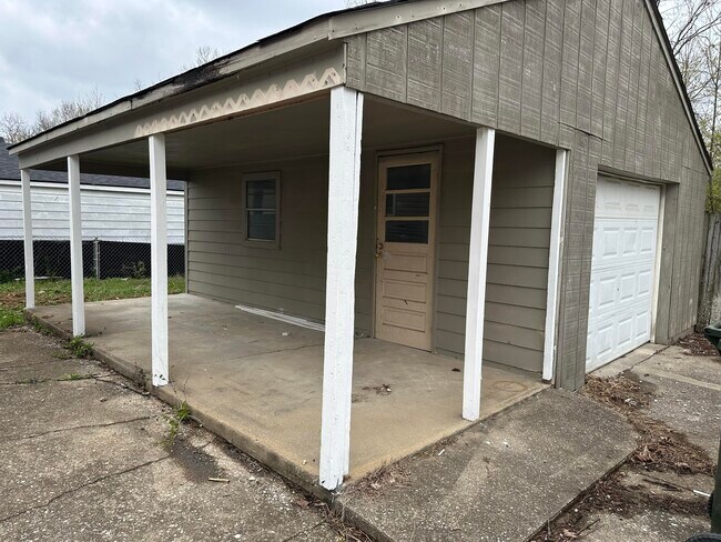 Building Photo - 511 Park View Ave