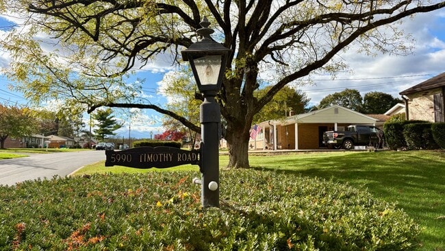 Building Photo - 3 Bedroom 1.5 Bathroom in Harrisburg -Cent...