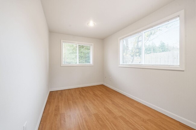 Building Photo - 6830 SE 50th Ave