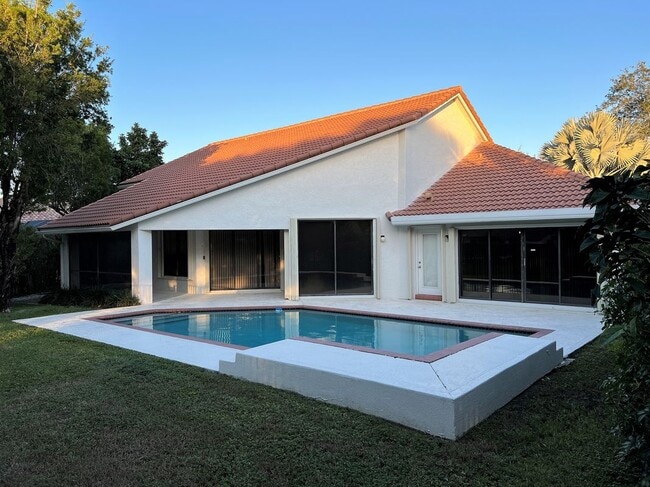 Building Photo - 1099 Waterbrook Ln