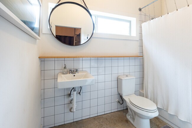 Building Photo - 55 Lynn St