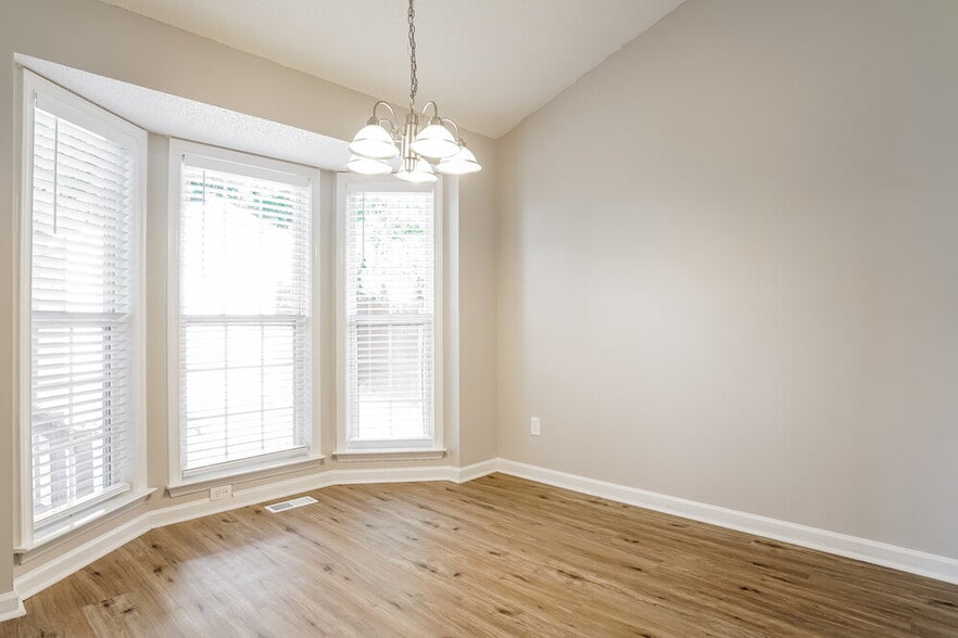 Building Photo - 203 Zircon Ln