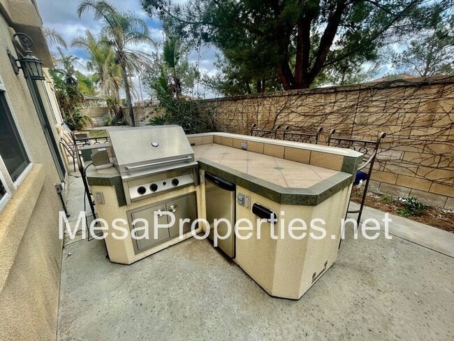 Building Photo - 15471 American Way