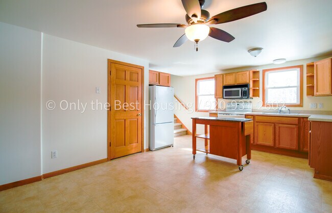 Building Photo - 611 E Burnett St