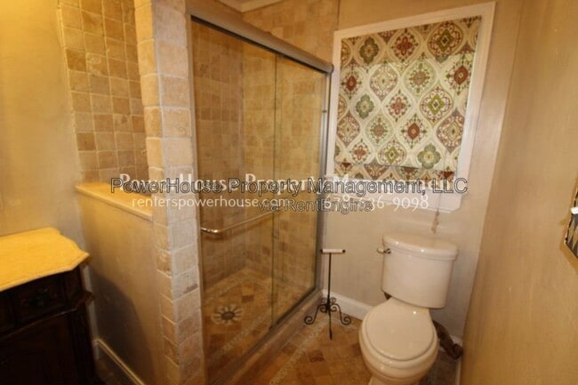 Building Photo - 4017 Doral Dr