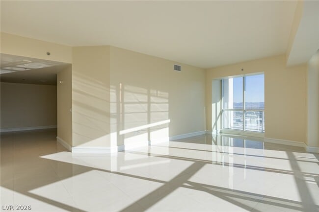 Building Photo - 2700 S Las Vegas Blvd