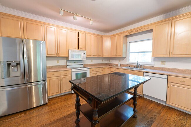 Building Photo - 4916 Gold Crest Dr
