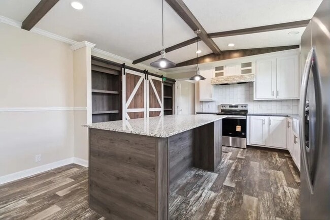 Building Photo - 52 Vacation St