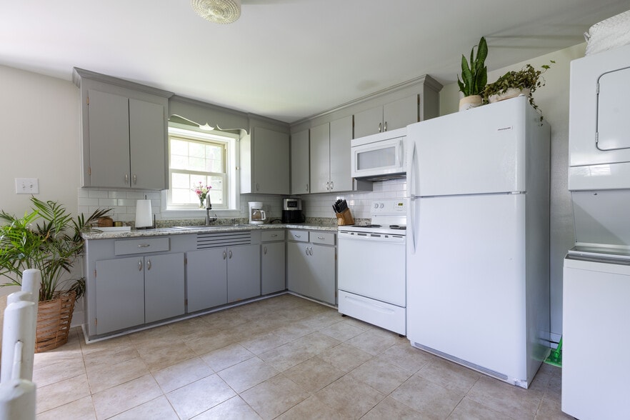 Building Photo - 204 Connecticut Ave