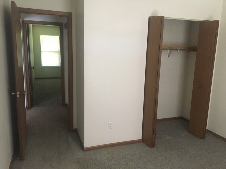 Bedroom 2 - 613 Pepper Ridge Ct