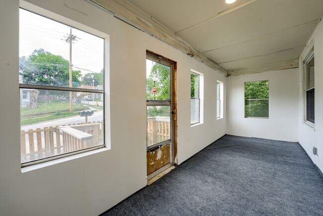 Building Photo - 1101 Bancroft St