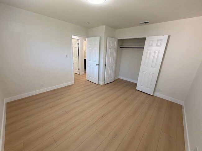 Building Photo - 10121 Craft Dr