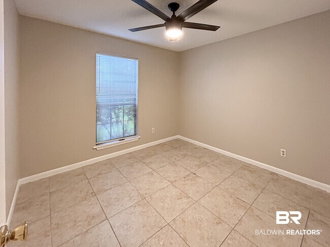 Building Photo - 6410 Schoel Ln