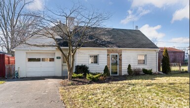 Building Photo - Cute 2 Bed 1 Bath Located by University of...