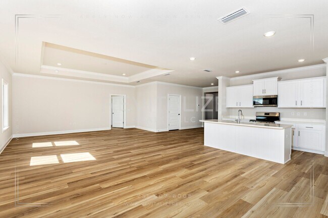 Building Photo - Brand-New 5BR Fairhope Home on Corner Lot with Garage