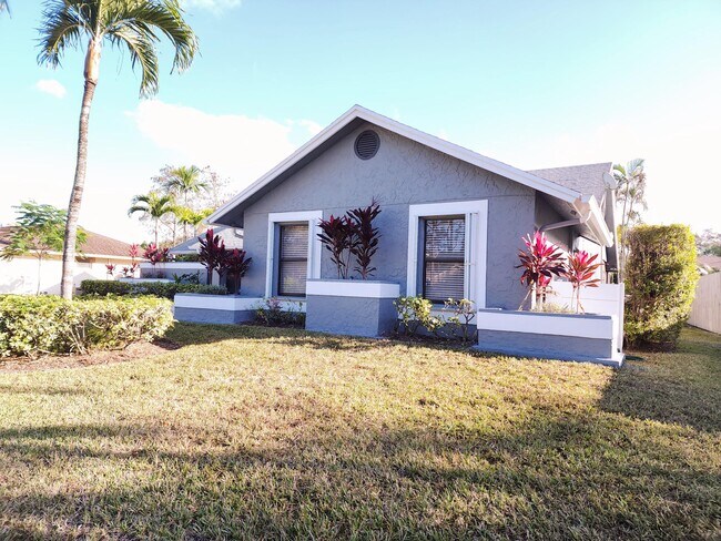 Building Photo - 14526 Paddock Dr