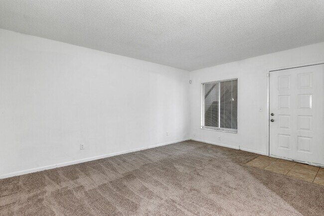 Building Photo - Charming One-Bedroom, One-Bath Retreat in Winter Haven with Modern Amenities