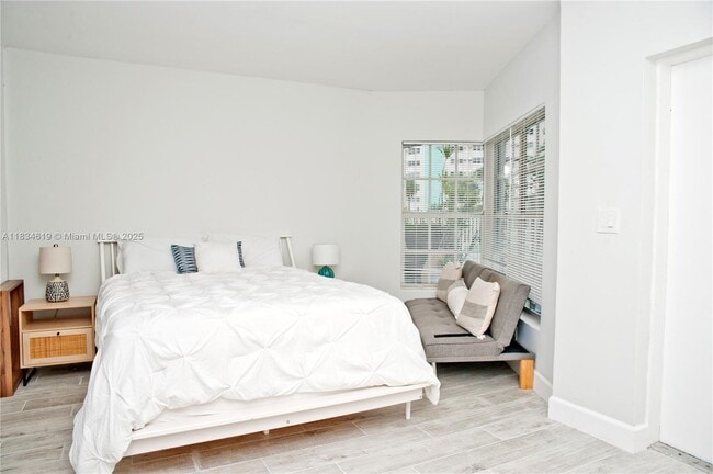Building Photo - 4105 N Ocean Dr