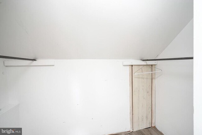Building Photo - 316 9TH Ave