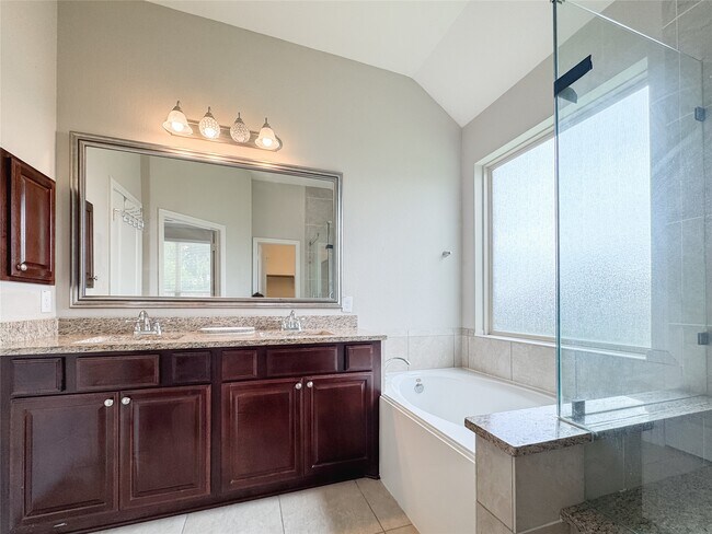 Building Photo - 4714 Western Brook Dr