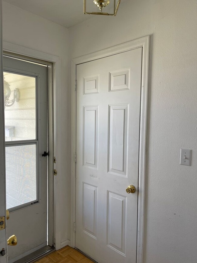 Building Photo - 1118 Macon Ave