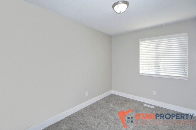 Building Photo - 6528 S 520 W