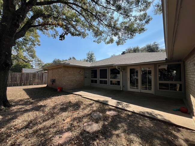 Building Photo - Spacious 1-Story Home with Two Primary Suites