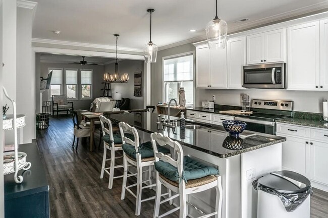 Building Photo - 515 Villa Ln