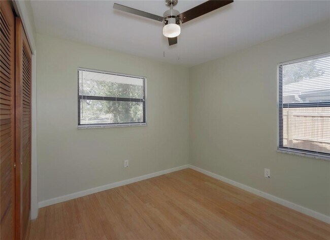 Building Photo - 1420 Alhambra Way S