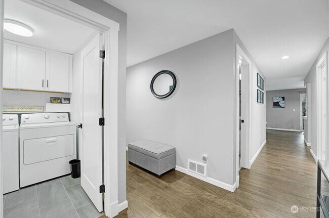 Building Photo - 208 Mountain Park Blvd SW