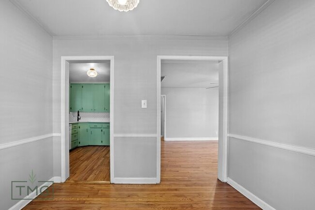 Building Photo - Newly Remodeled 2/1 in Kendall Whittier!