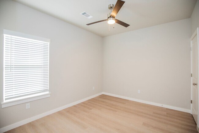 Building Photo - ***90 E. Bottlebrush Bend Unit 1***