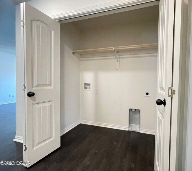 Building Photo - 1824 S Pennsylvania Ave