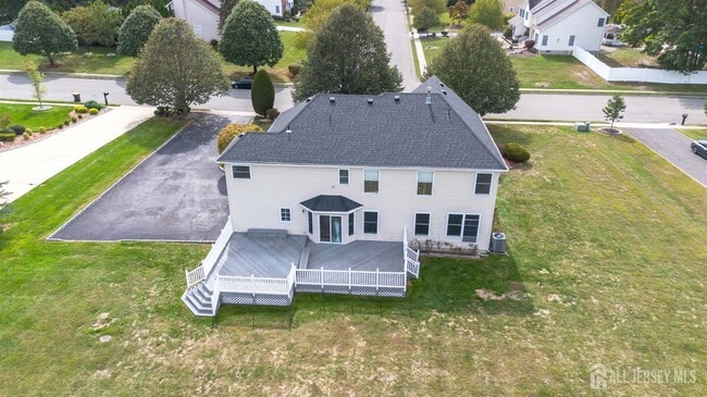 Building Photo - 27 Samantha Dr