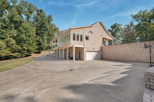 Building Photo - 1079 Ridgecrest Dr