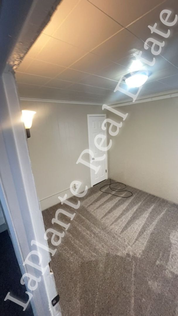 Building Photo - Charming and cozy 3-Bedroom Home with Fenced Yard