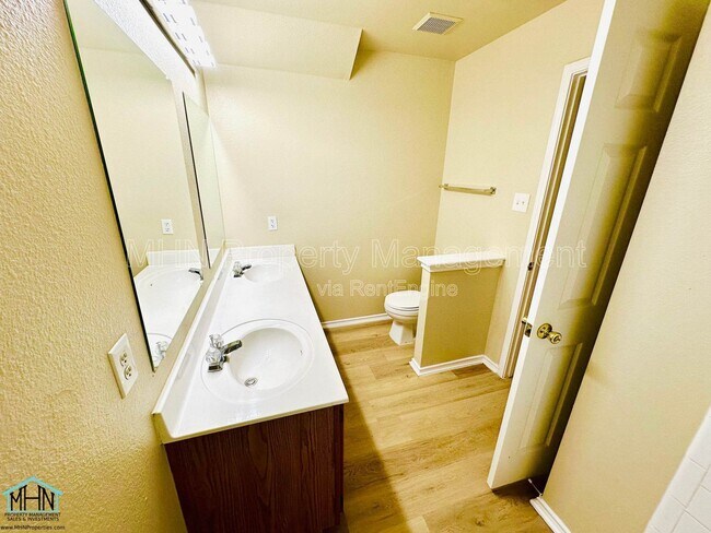 Building Photo - 8914 Roaring Spg