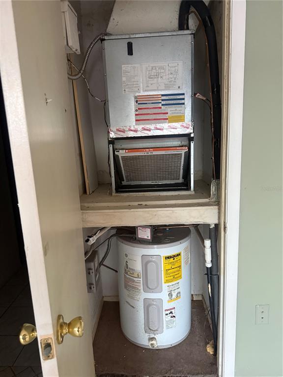 Building Photo - 22 Lake Villa Way