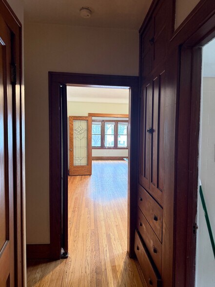 Building Photo - 961 Nottingham Rd