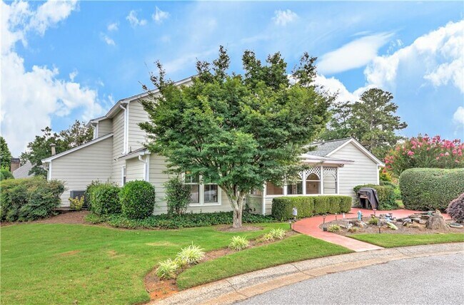 Building Photo - 60 Heartwood Dr NE