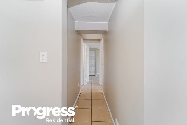 Building Photo - 3741 SW 45th Terrace